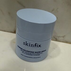 Barrier+ Balancing Water Cream - Light Blue